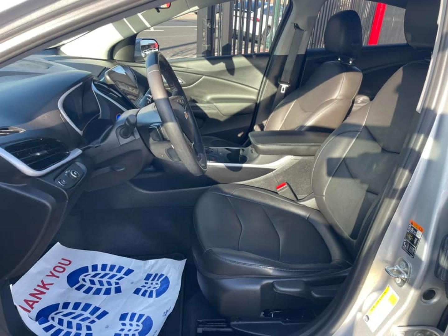 2018 SILVER /BLACK Chevrolet Volt LT (1G1RC6S5XJU) with an 1.5L L4 DOHC 16V engine, CVT transmission, located at 744 E Miner Ave, Stockton, CA, 95202, (209) 944-5770, 37.956863, -121.282082 - PLUS TAXES AND FEES - Photo#6